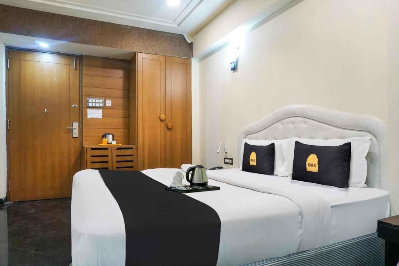 Super Townhouse Oak Sr Hotel Wakad Pune Exterior foto