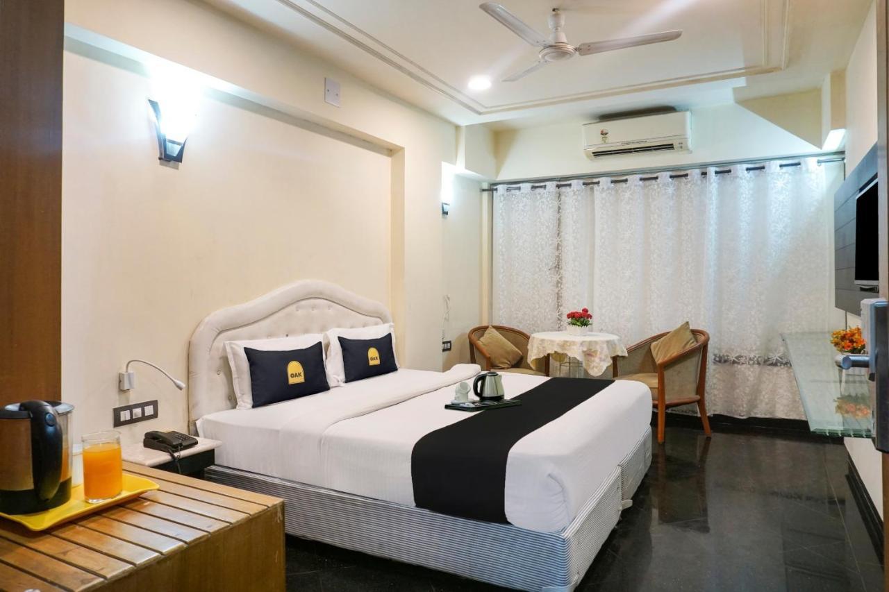 Super Townhouse Oak Sr Hotel Wakad Pune Exterior foto