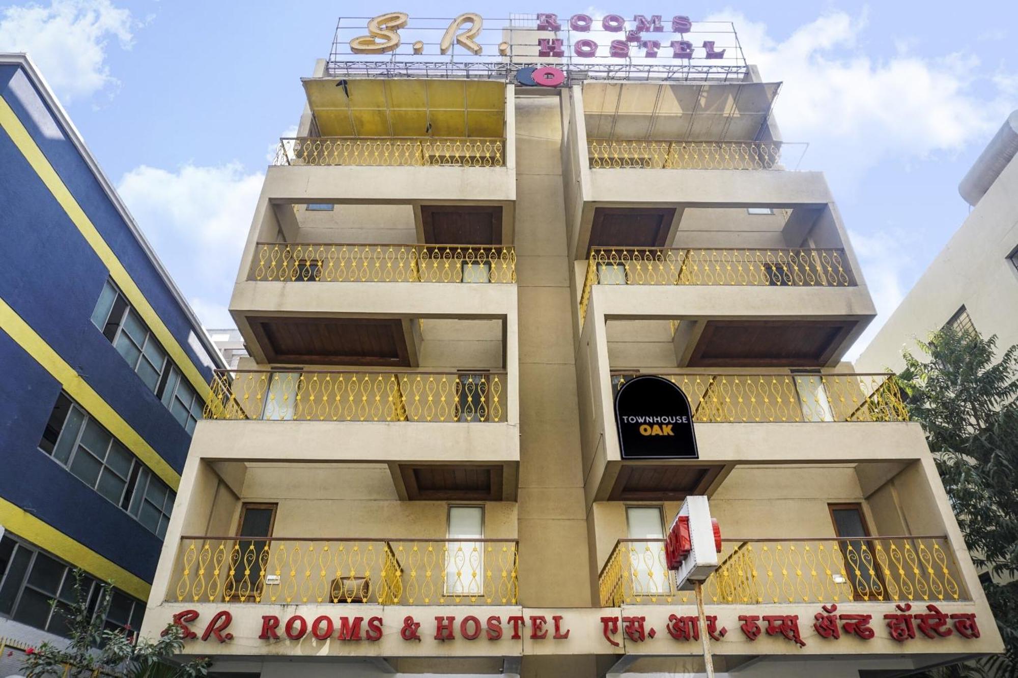 Super Townhouse Oak Sr Hotel Wakad Pune Exterior foto
